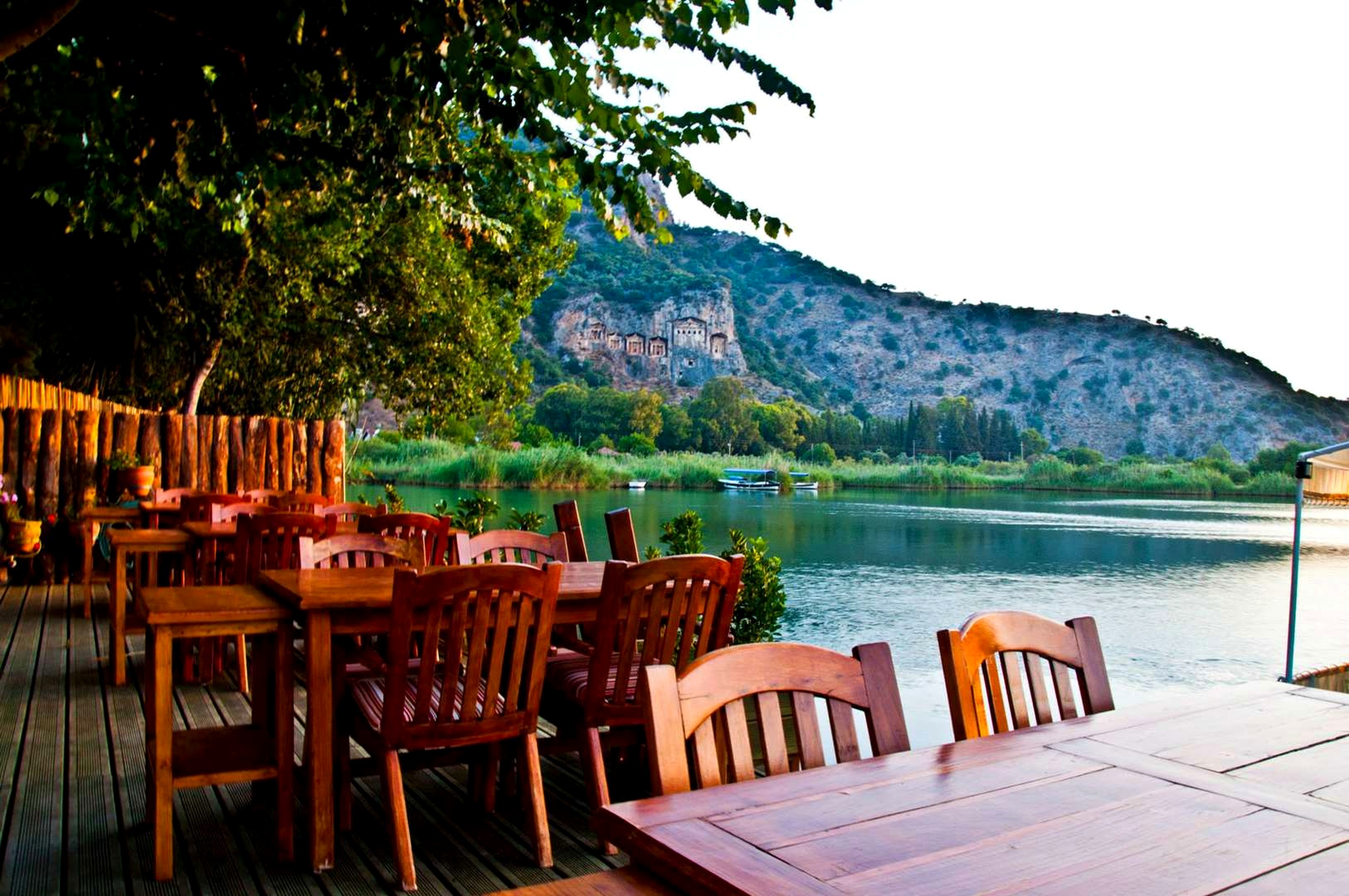 Dalyan kaya mezarları ve nehir